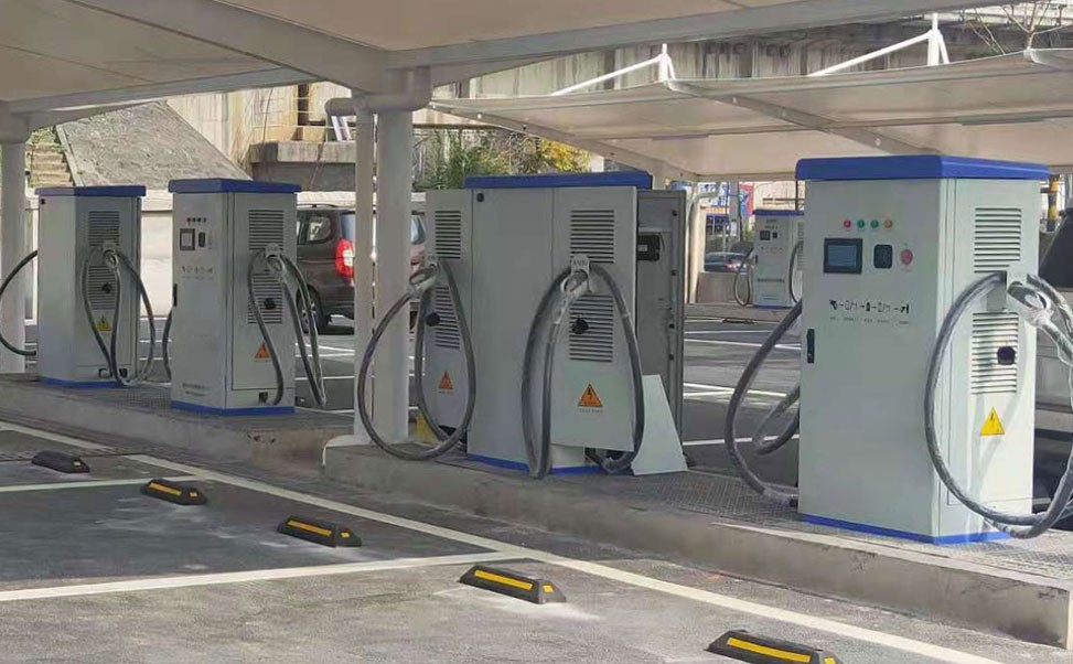 電動(dòng)汽車充電樁市場(chǎng)風(fēng)險(xiǎn)與投資回報(bào)深度評(píng)估